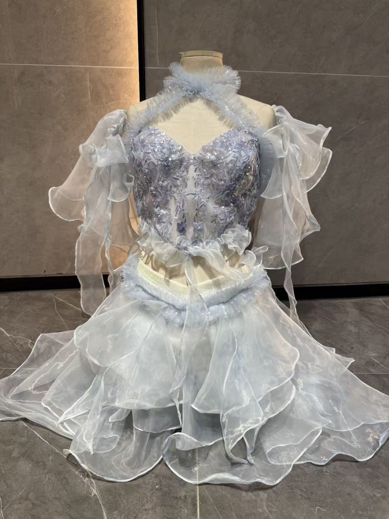 Anime Cosplay Shooting-Kostüm  – Aquarium Bewertung und Preis